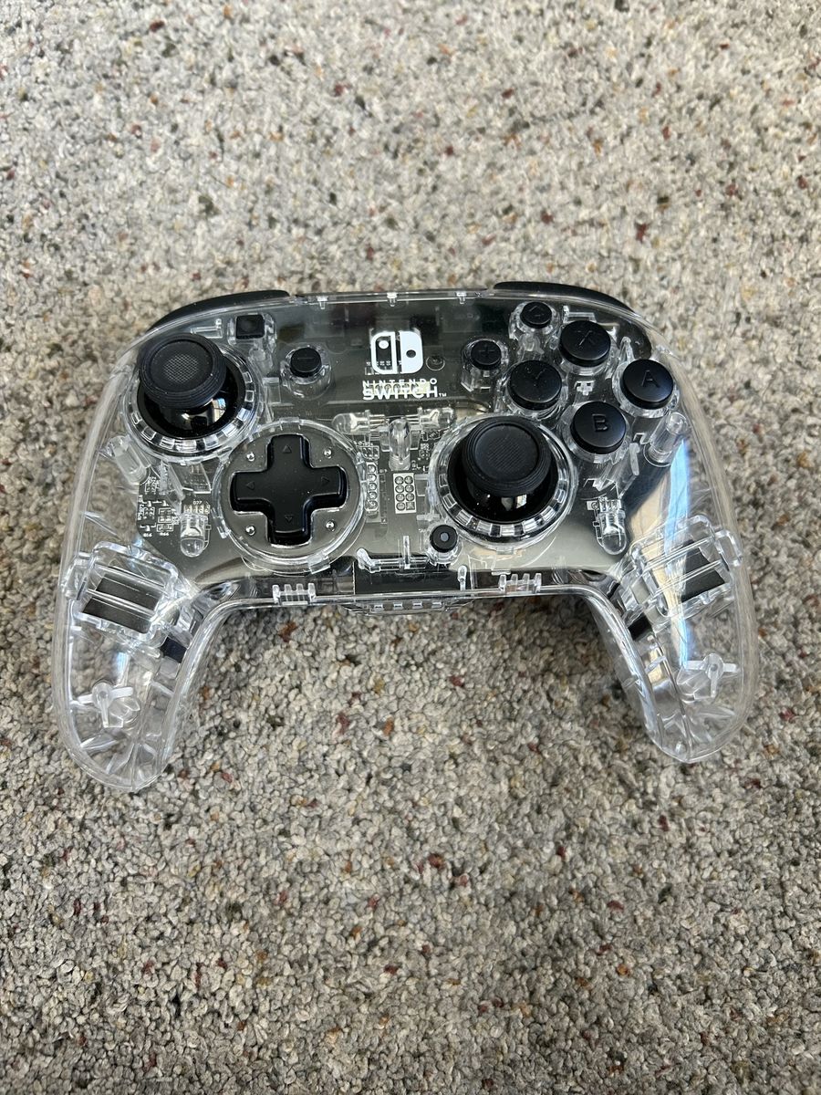 Nintendo switch pro controller - Clear with LEDs