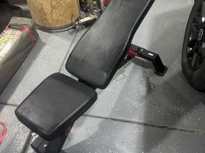 Weight Bench, weights and olympic bar with grips