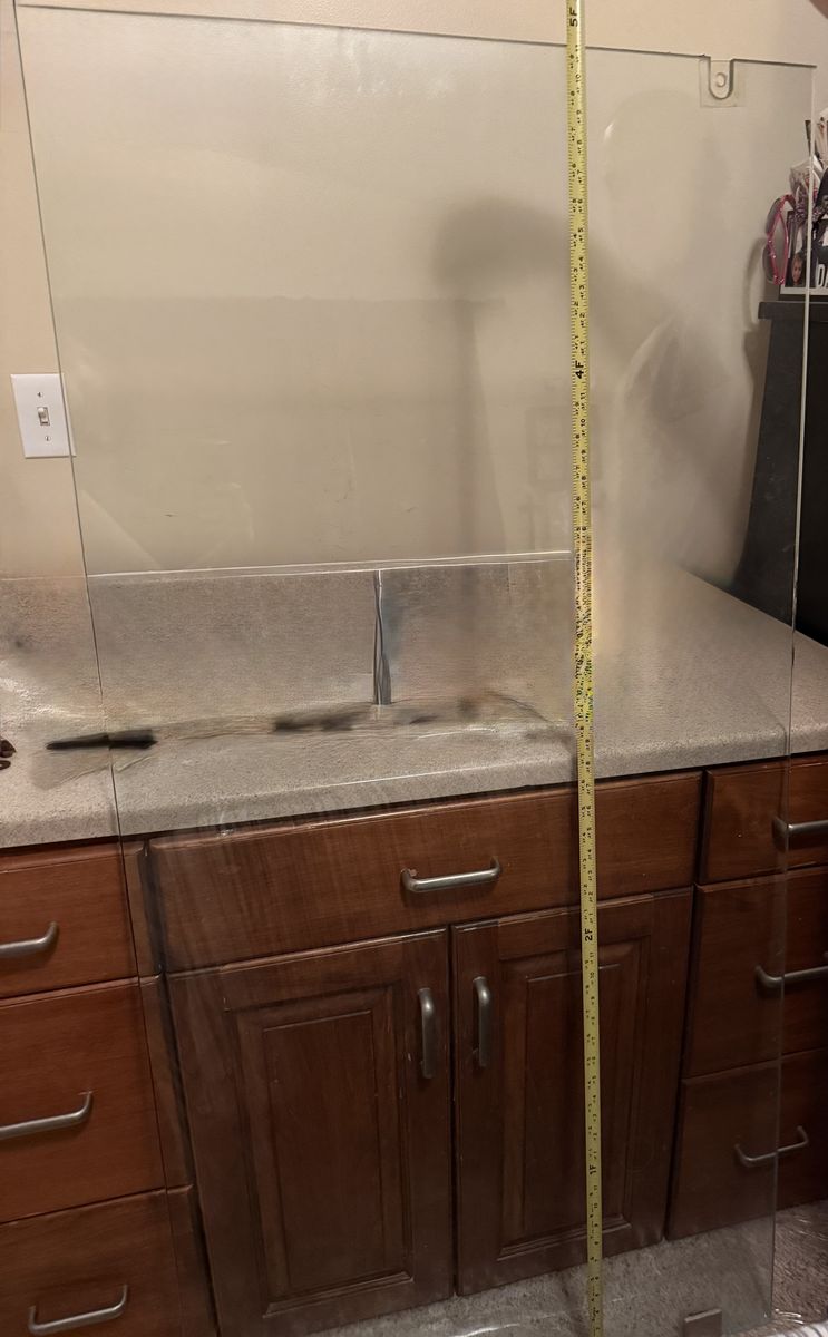 Large Tempered Glass Panel – 4’11” x 2’4½” x ¼”