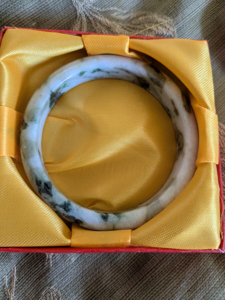 Jade bracelet with certificate