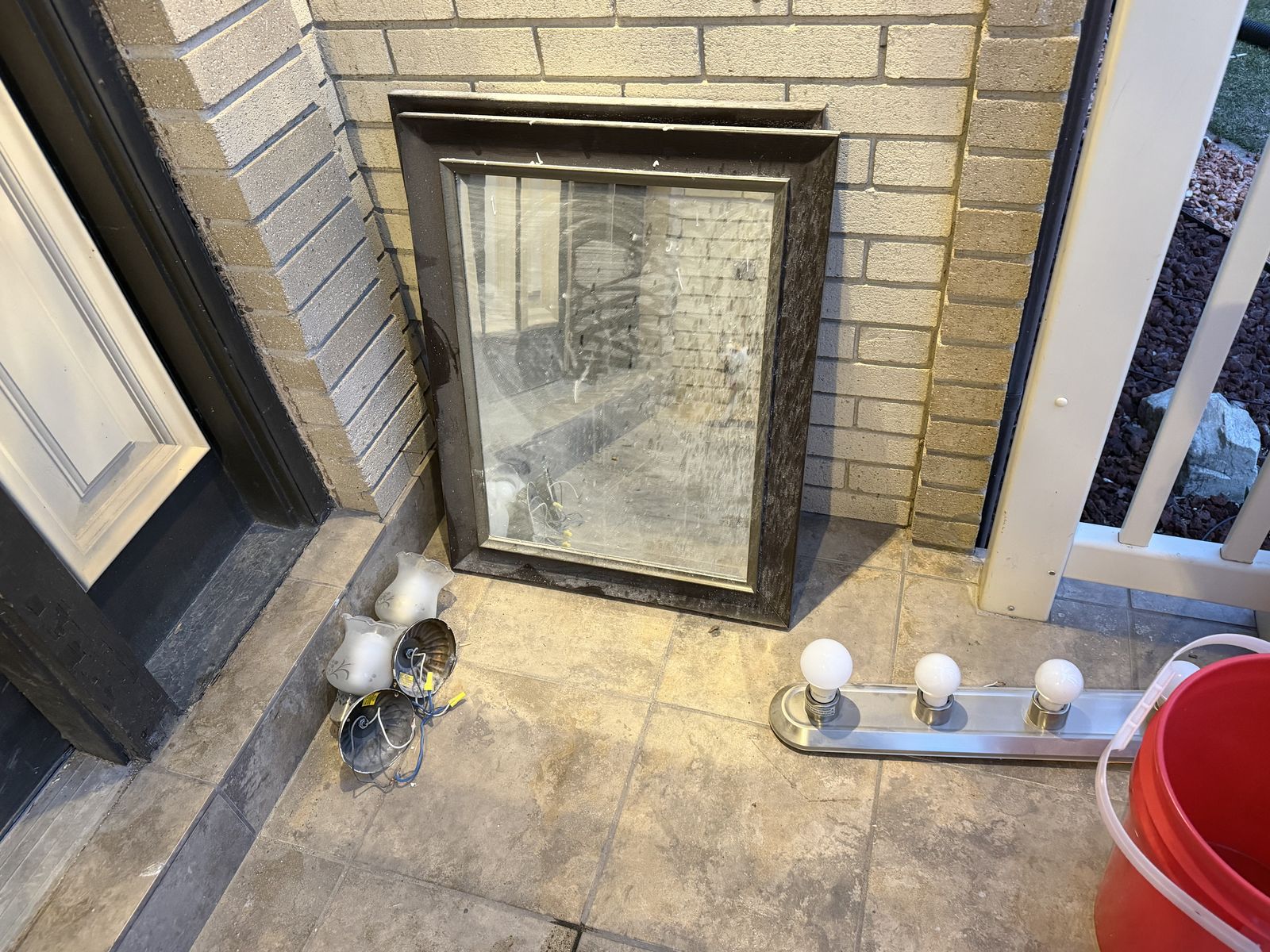 Free Mirrors And Lights