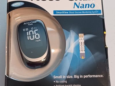 Accu-Chek Nano SmartView Blood Glucose Monitoring System & FastClix Lancing Device (New)