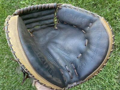 Mizuno 33.5 in. Baseball Catchers Glove