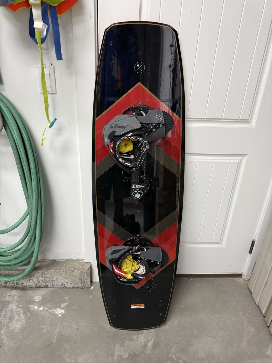 Hyperlite Shawn Murray 144 Wakeboard W Bindings