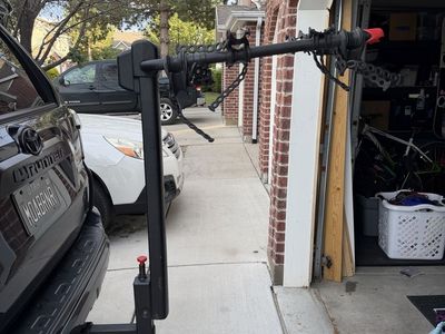 Yakima 4 place 2” Hitch Mount bike rack $120 obo