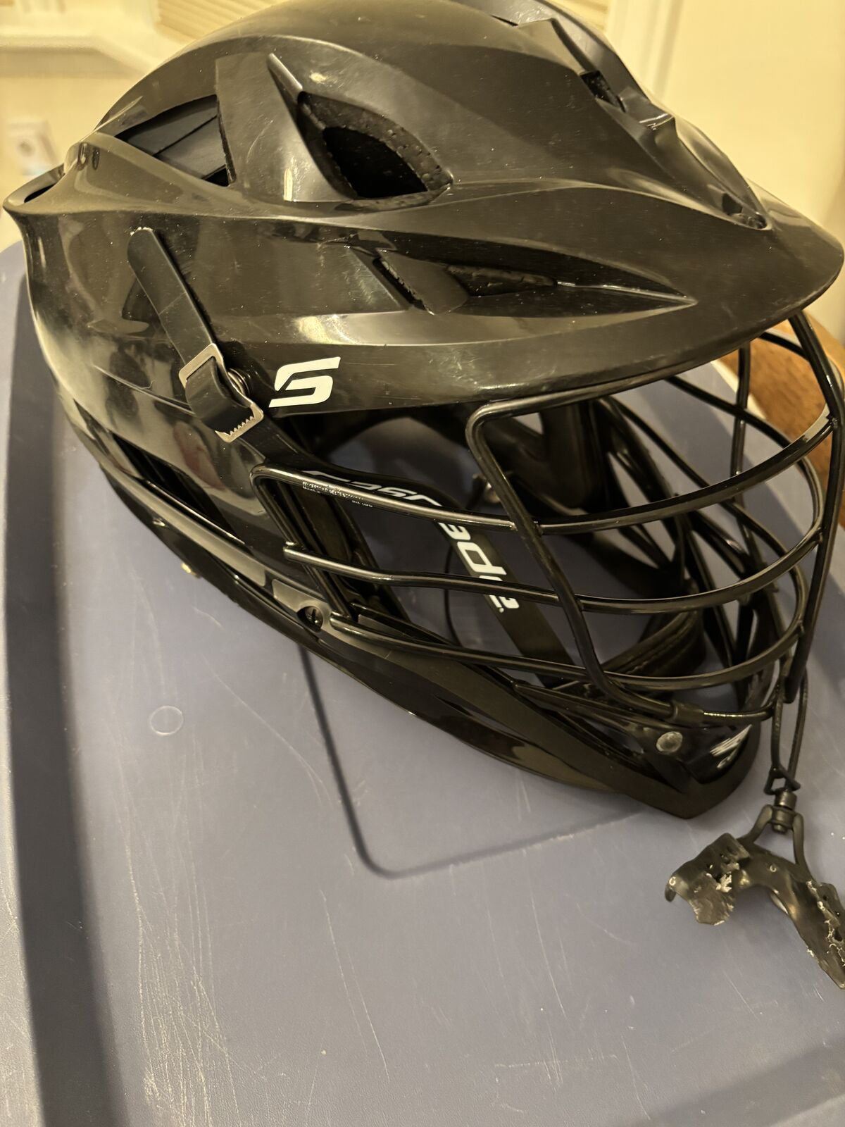 Cascade S Lacrosse helmet