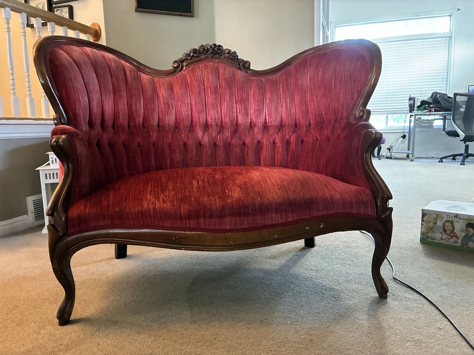 Beautiful Vintage Victorian Settee / Antique-Style Loveseat