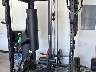 Titan Lat Pulldown Machine