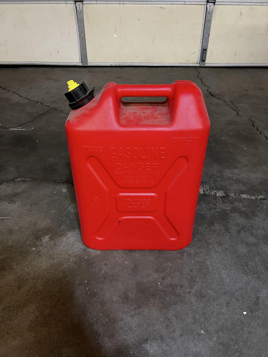 New 5.2 gallon gas can