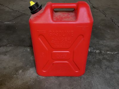New 5.2 gallon gas can