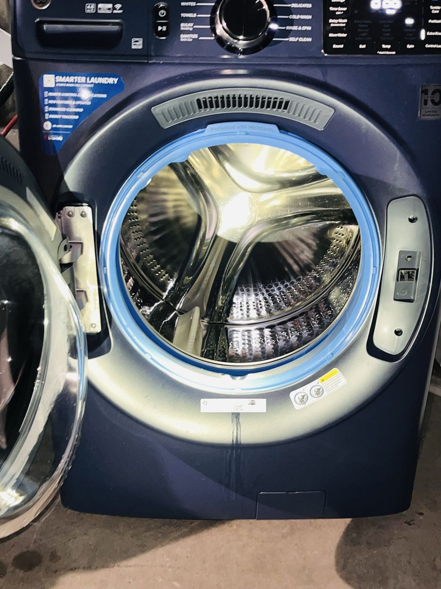 $550 ONO GOOD AND MEGA LARGE CAPACITY WASHER GE BLUE COLOR