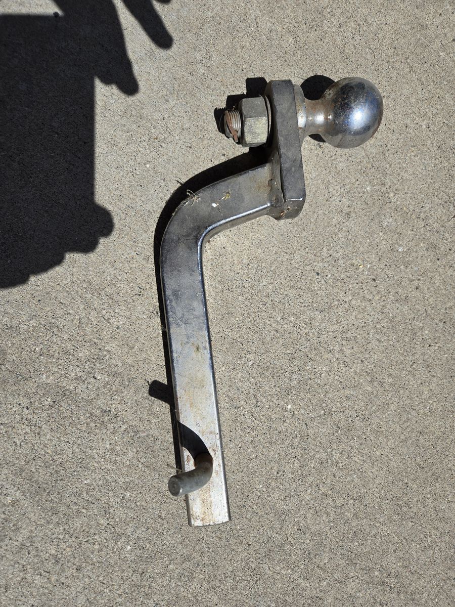 1 1/4" hitch with 2" balll and pin