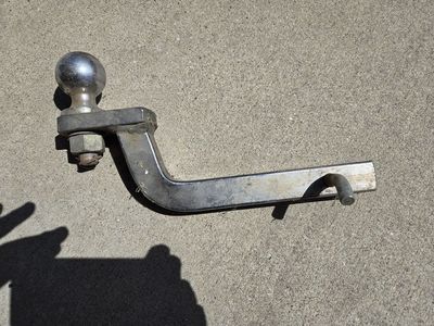 1 1/4" hitch with 2" balll and pin