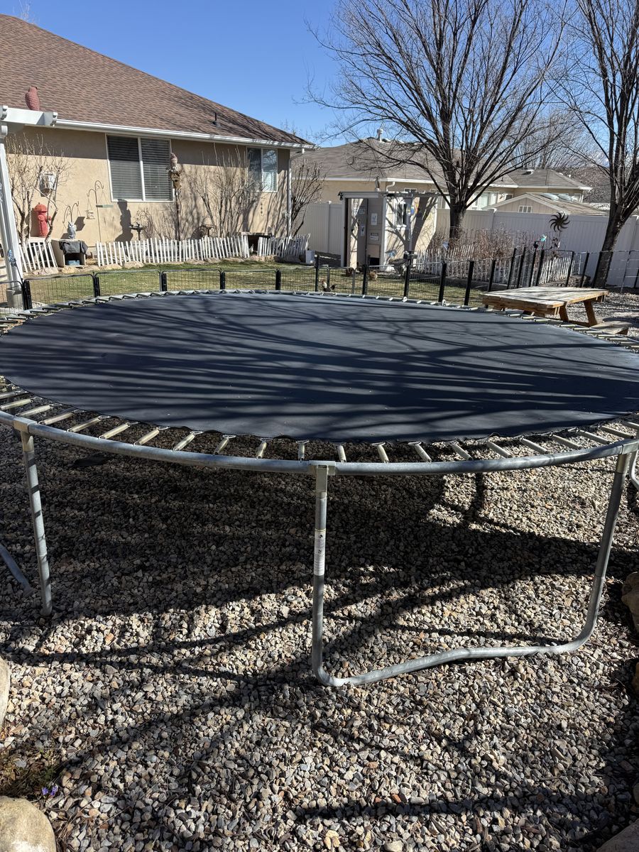 15 Foot Trampoline