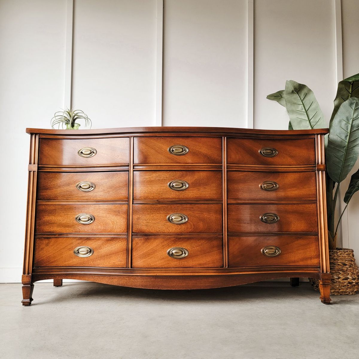 *FREE DELIVERY* Vintage Dixie Dresser/Sideboard!