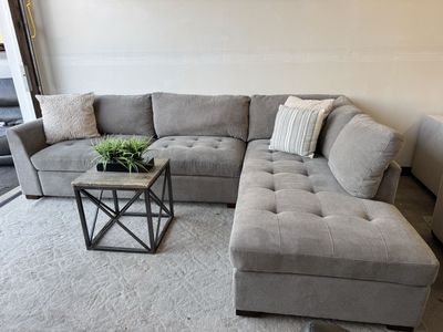 COSTCO GRAY SECTIONAL COUCH WITH POWER FOOTRESTS