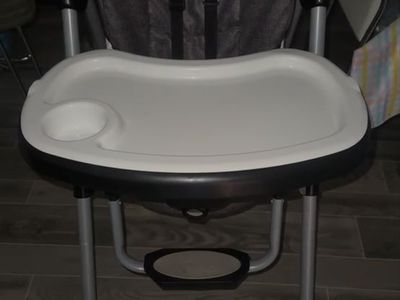 Baby snack chair