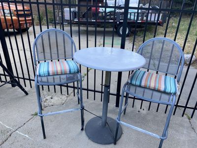 Out door table and chairs
