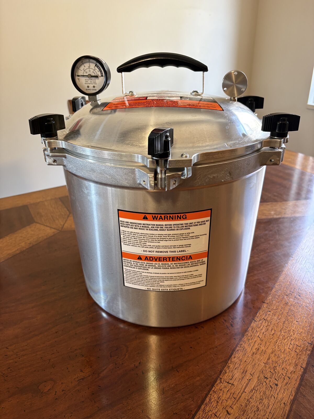 All-American pressure cooker/canner 921
