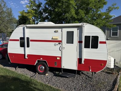 2016 Riverside White Water 177SE Travel Trailer – Converted Mobile Salon or Camper