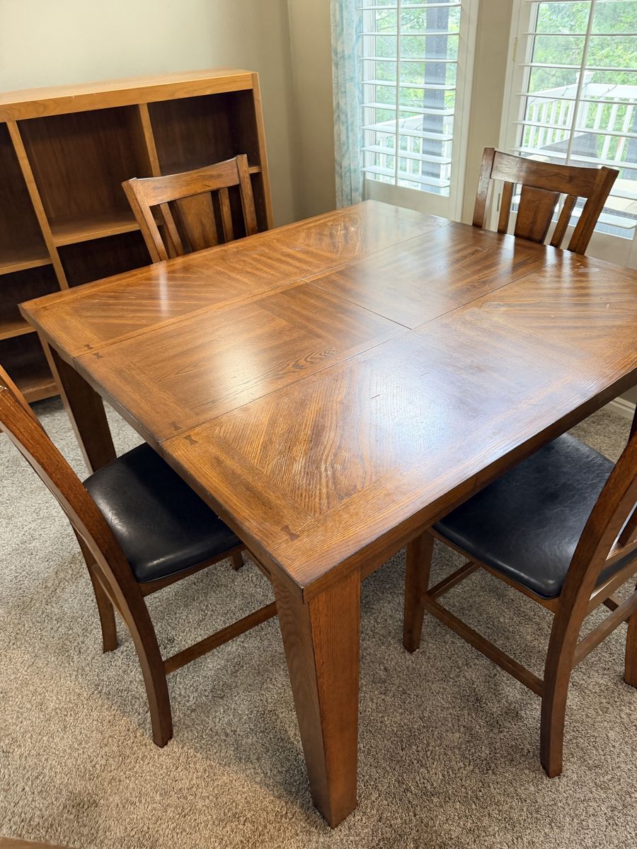 Wooden Counter-Height Dining Table Set with 4 Padded Chairs