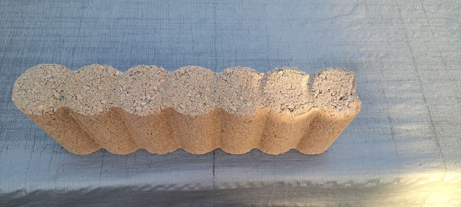 10 Matt log 16.0-in L x 3.0-in W x 6.0-in H Tan Concrete Straight Edging Stones