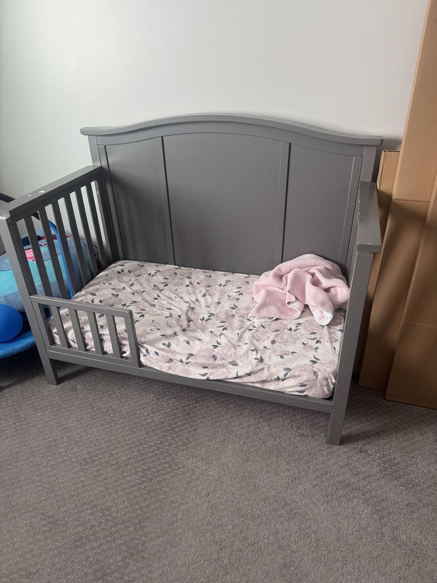 Delta Children Bentley S Series Grey 4-in-1 Convertible Crib & Toddler Bed