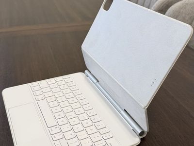Magic Keyboard for iPad 11-inch - Like New