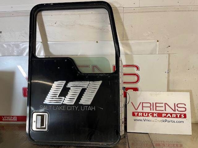 Kenworth T800 Front Door Assembly