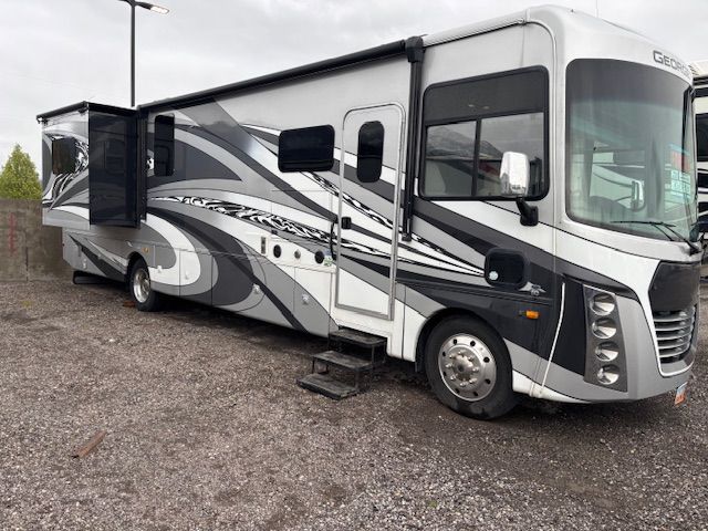 Motorhome-  Excellent condition