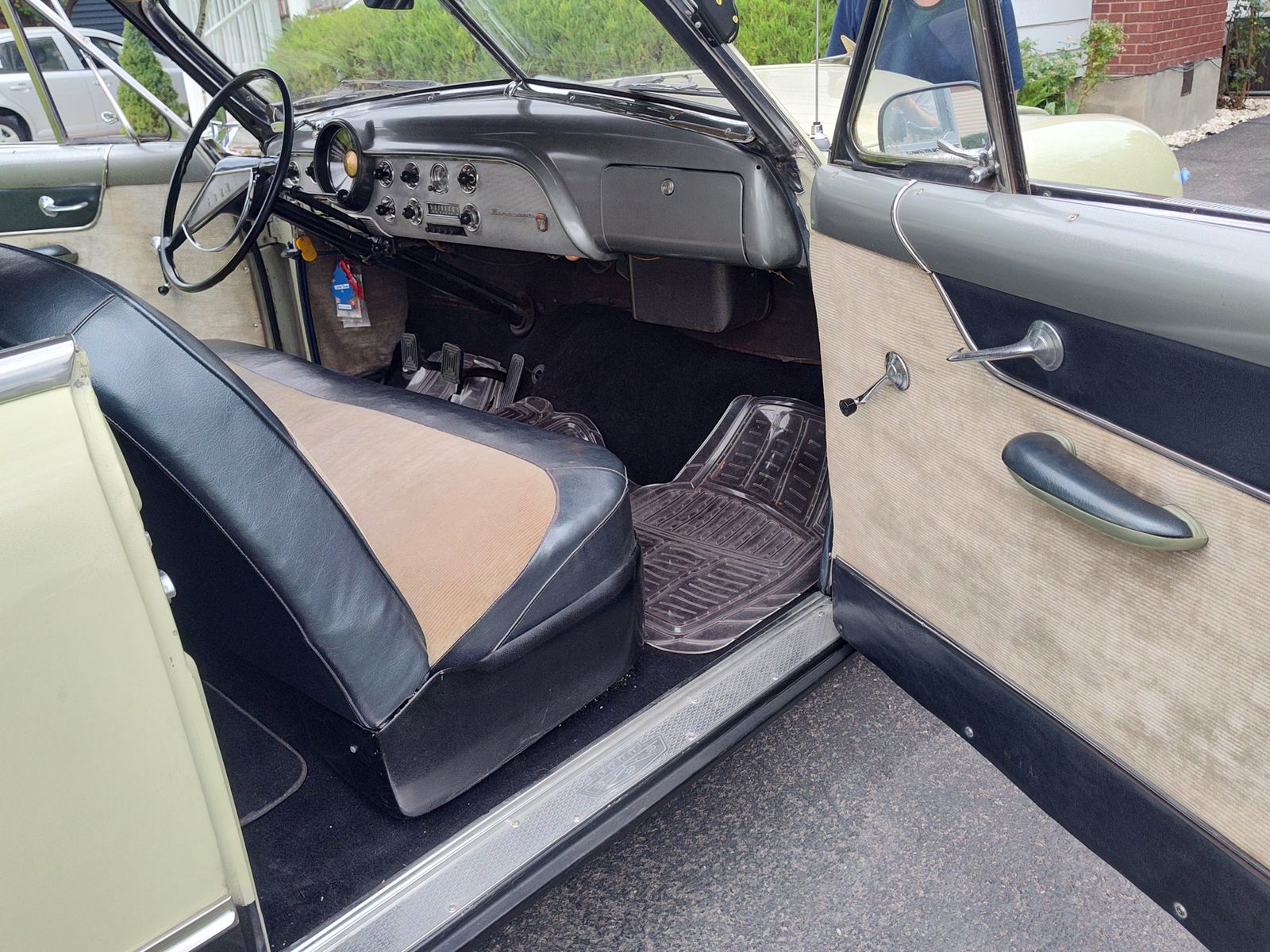 Main image 7