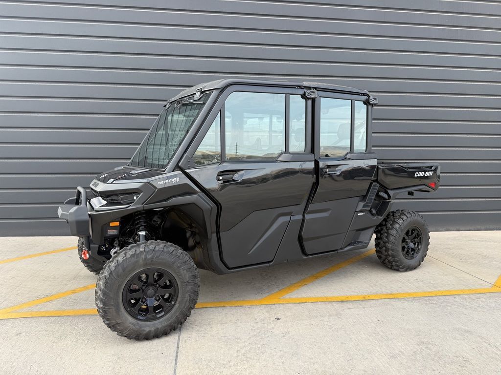 2026 Can-Am® Defender MAX XT CAB HD11