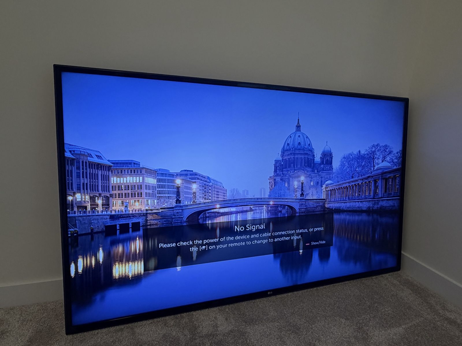 65 LG 4K Smart TV