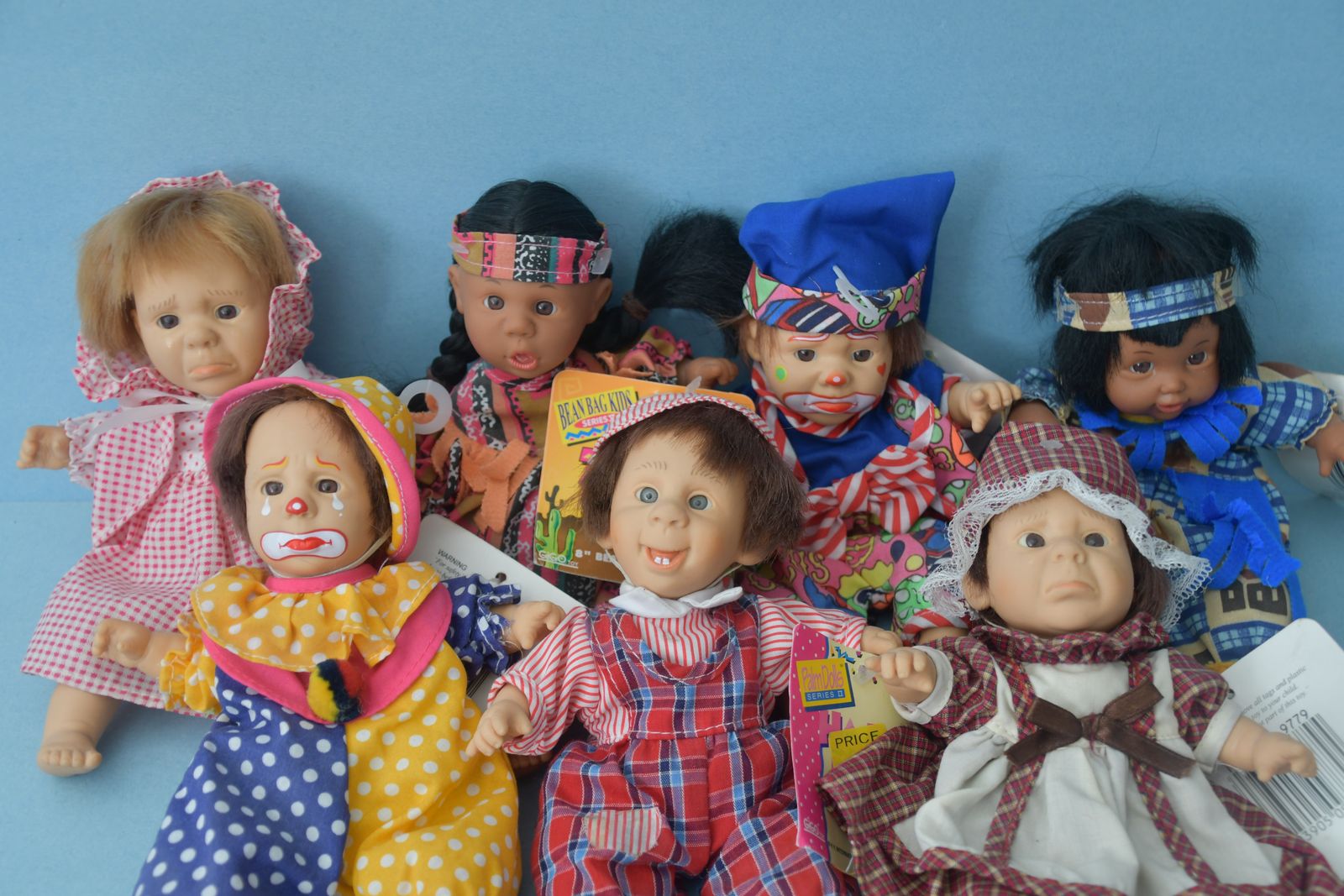 7 BEAN BAG DOLLS ~ HEIGHT 8.5" ~ PALM DOLLS ~ HAPPY KIDS, TEEPEE TOTS, BEANIE CLOWNS ~ ALL FOR $10