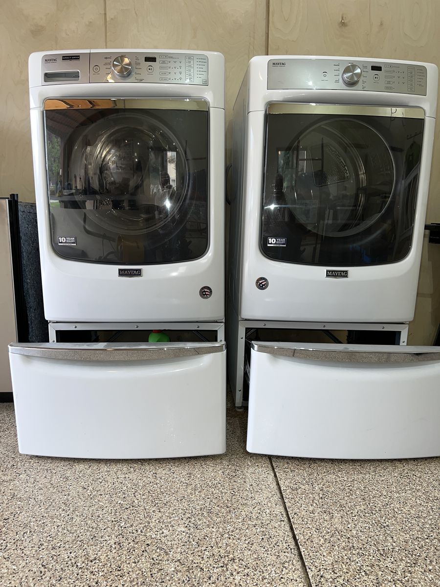 LG Front Load Washer & Gas Dryer with Pedestals