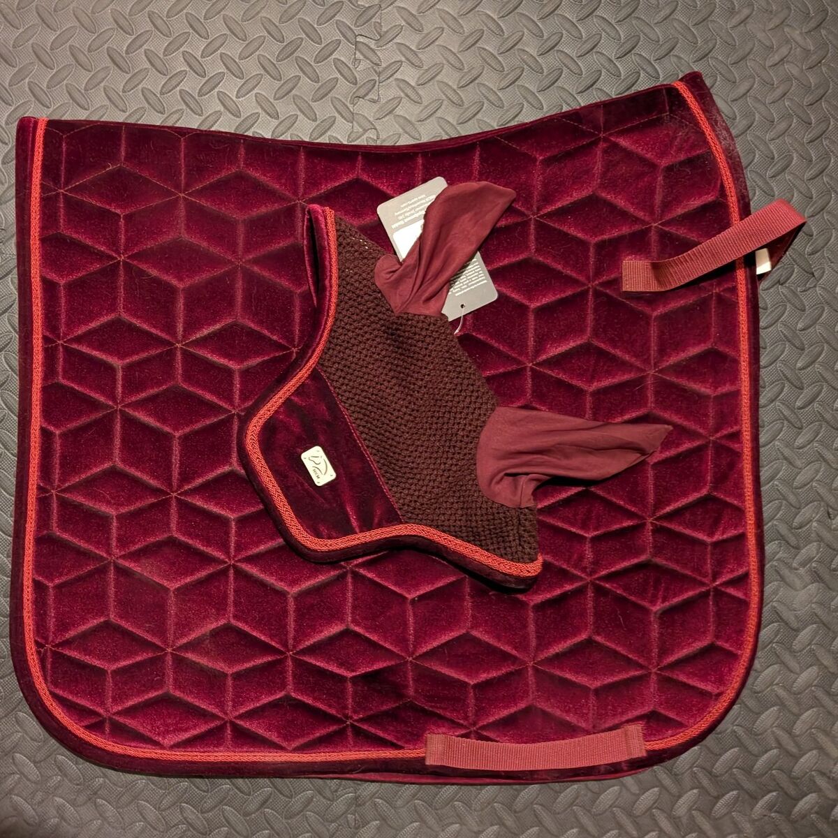 Burgundy saddle pad set