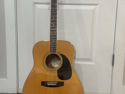 Takamine G332 Electric Acoustic Guitar Vintage
