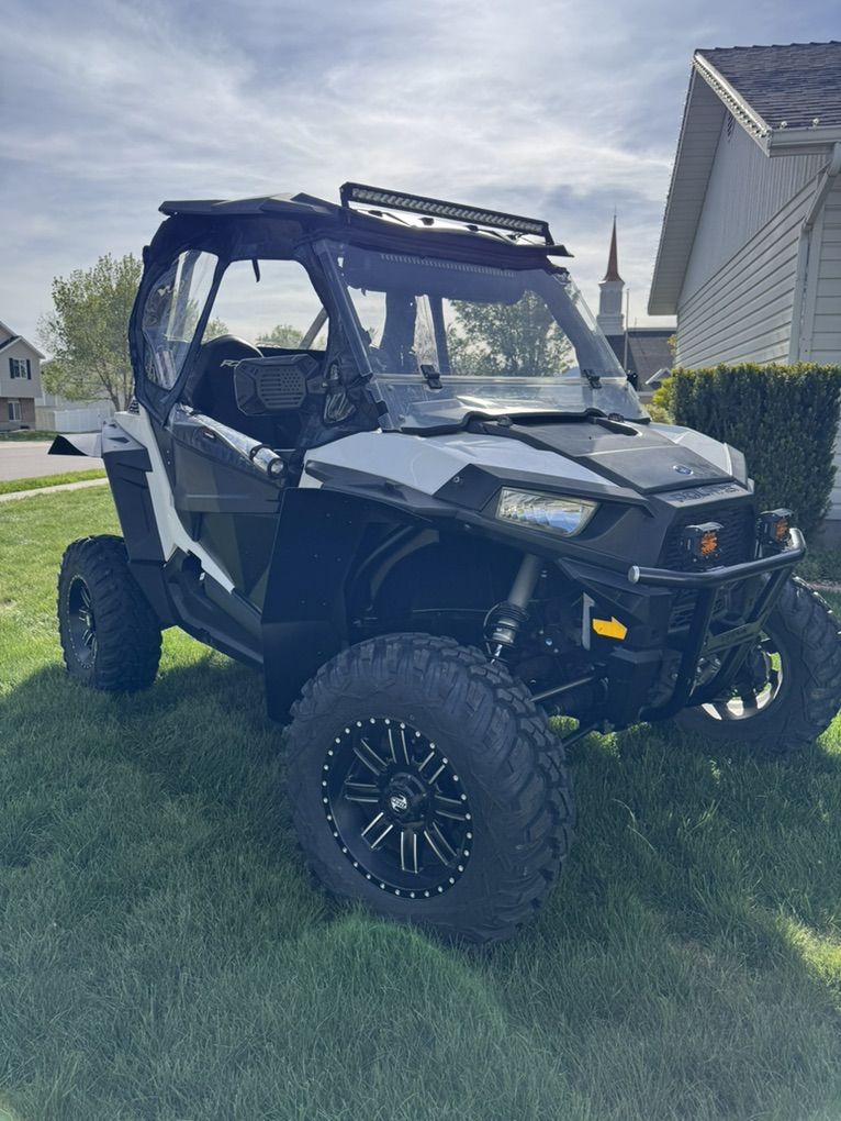 2017 RZR 900S