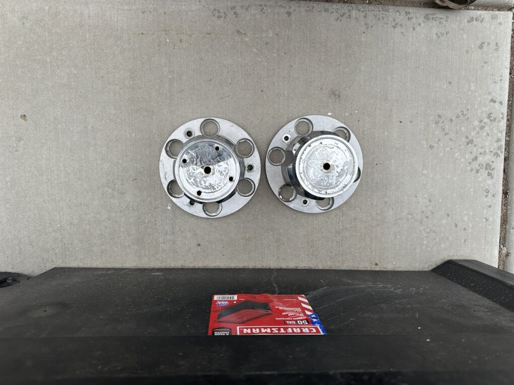 GM 6 Lug Center Caps