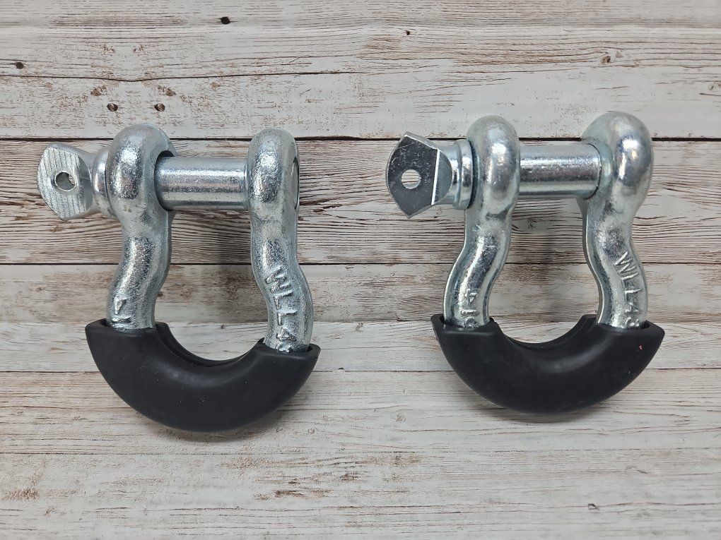 Pair of 3/4 Inch D-Ring Bow Shackles with Black Rubber Isolators - 4.75 Ton WLL