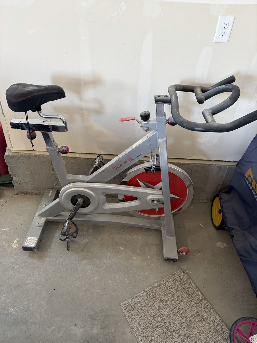 Sunny Health & Fitness Indoor Cycling Exercise Bike - Stationary Bicycle