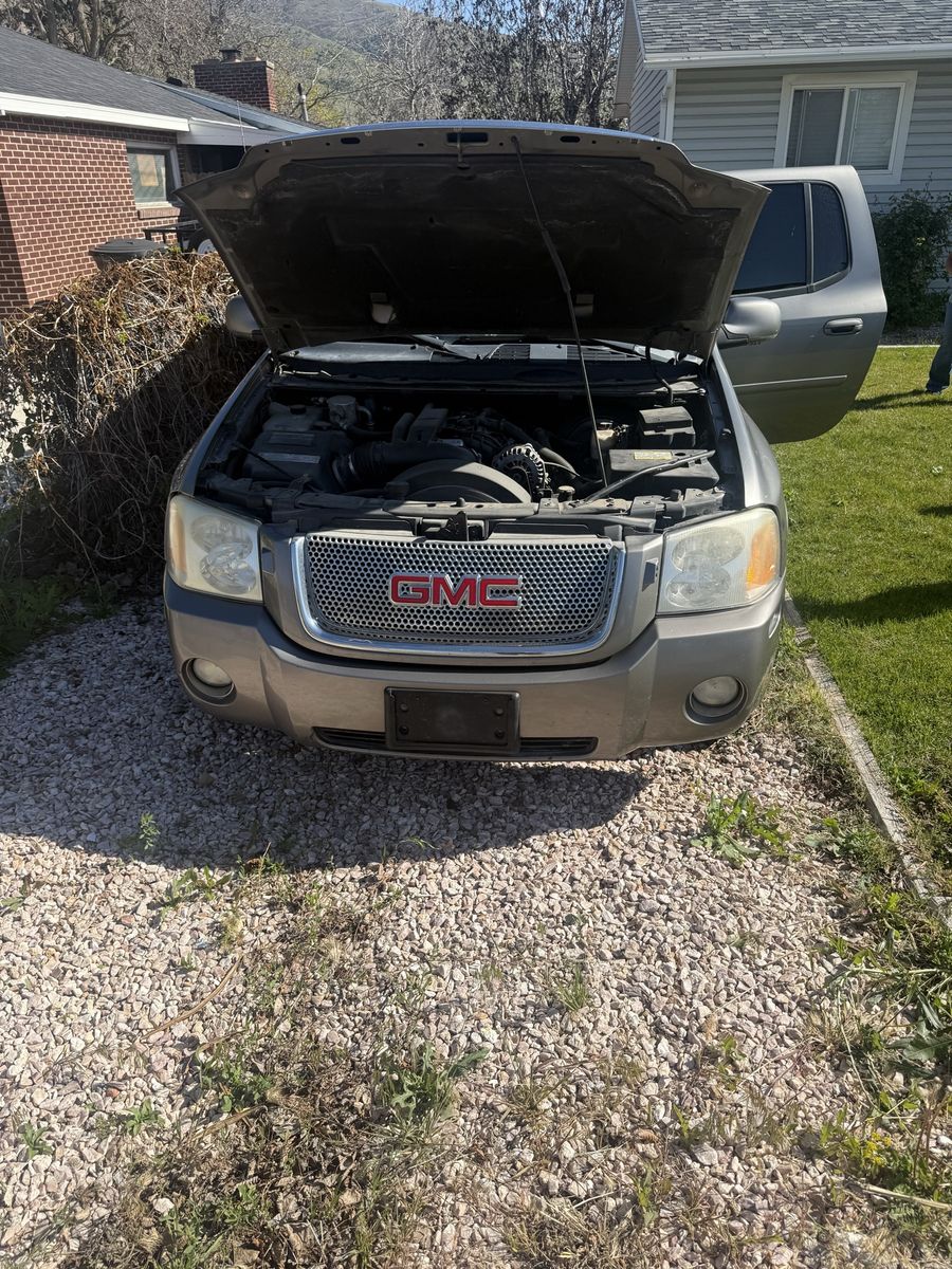 2006  gmc envoy Denali