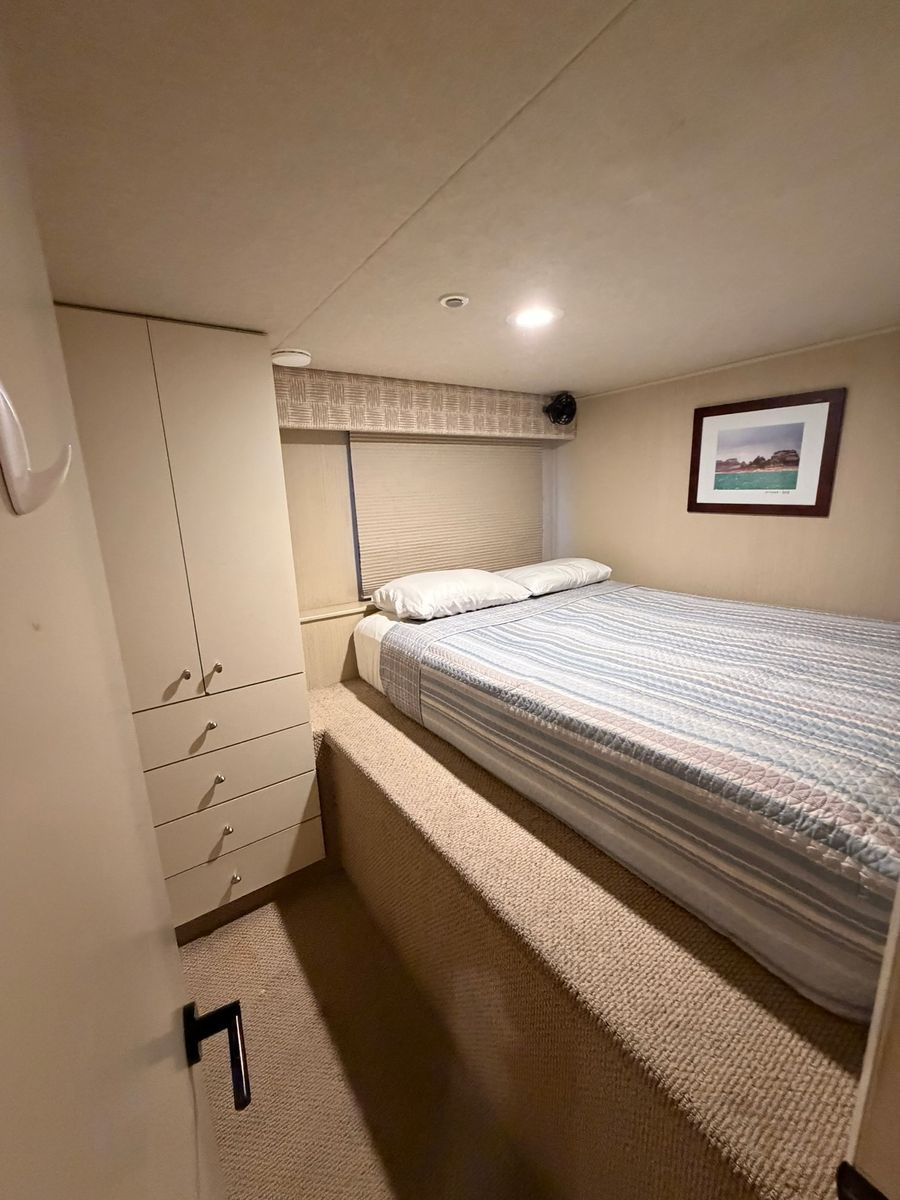 Main image 13