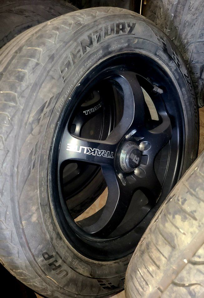 17" 5x114.3 Motegi Traklite wheels