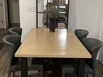 Crate & Barrel Table/Chairs