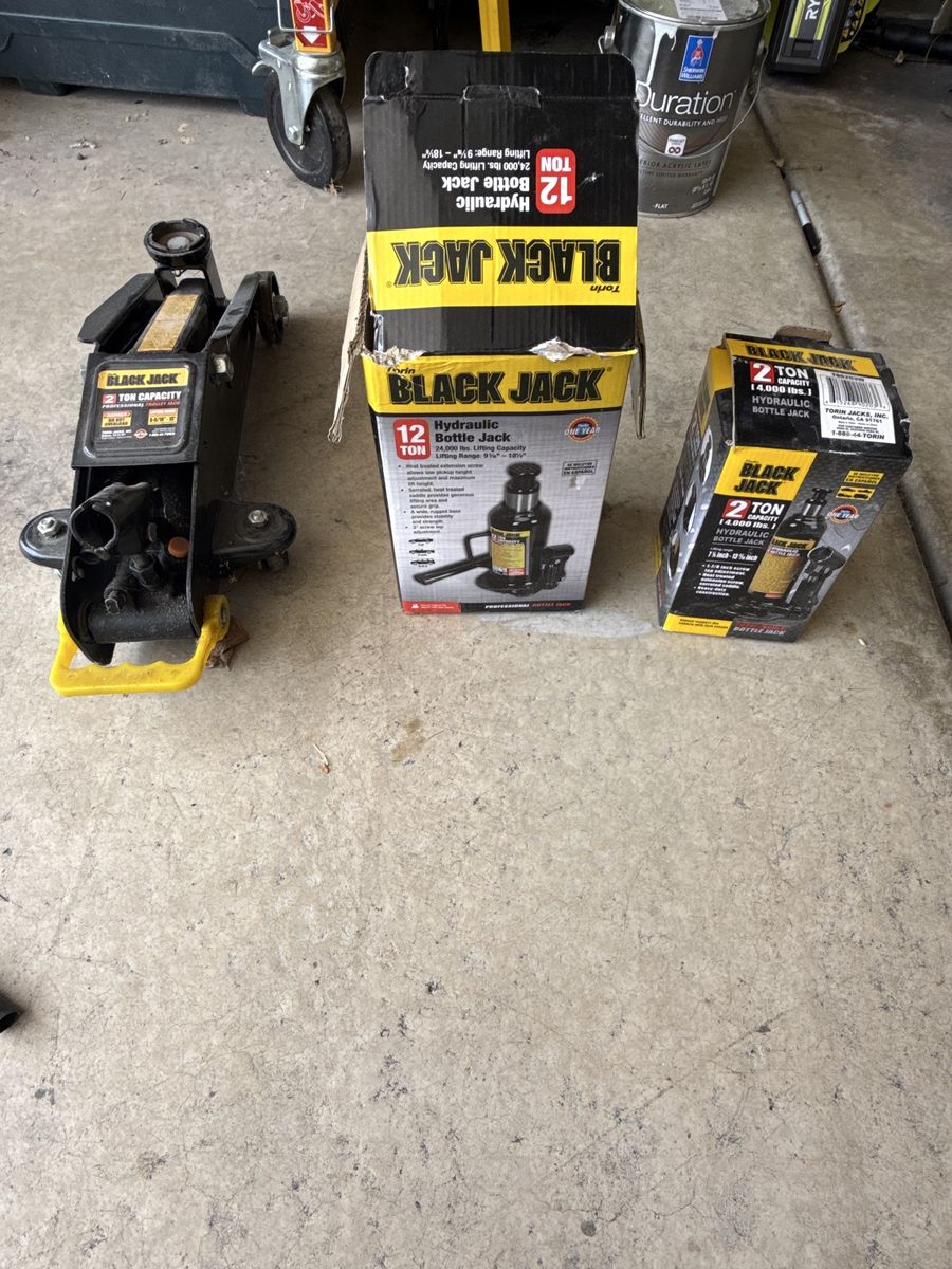 Various black jack hydraulic jacks