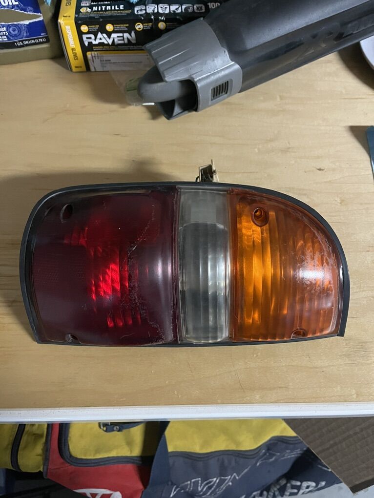 01-04 Tacoma Rear Driver Light