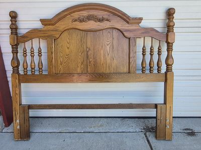 $40 Headboard for Sale (queen) free frame