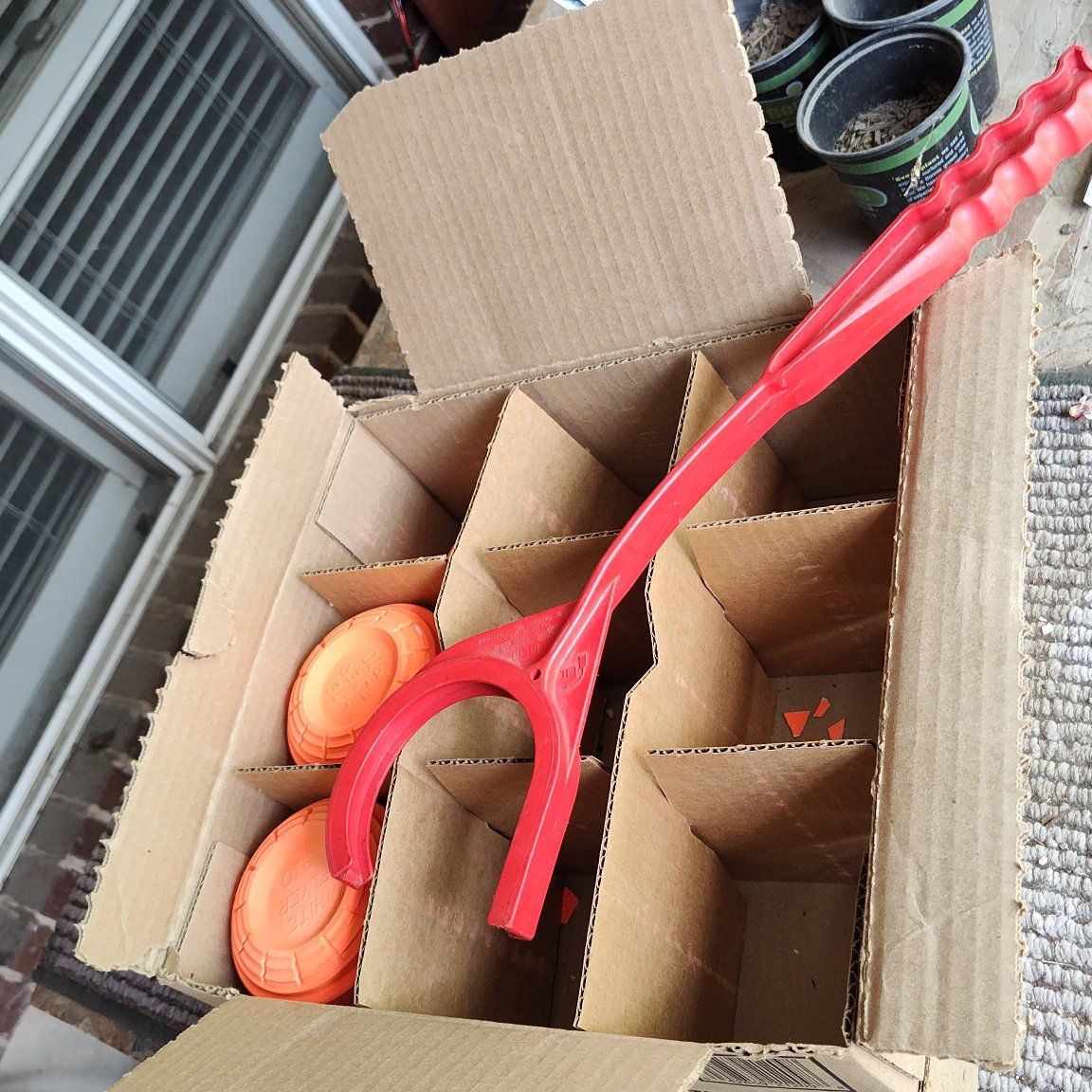 clay pigeon thrower and 14 targets