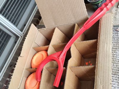 clay pigeon thrower and 14 targets